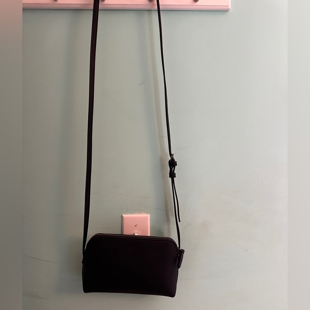 Universal Thread Black Crossbody Bag